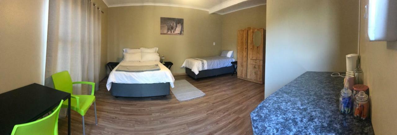 4 On Sirius Hotel Pietersburg Buitenkant foto